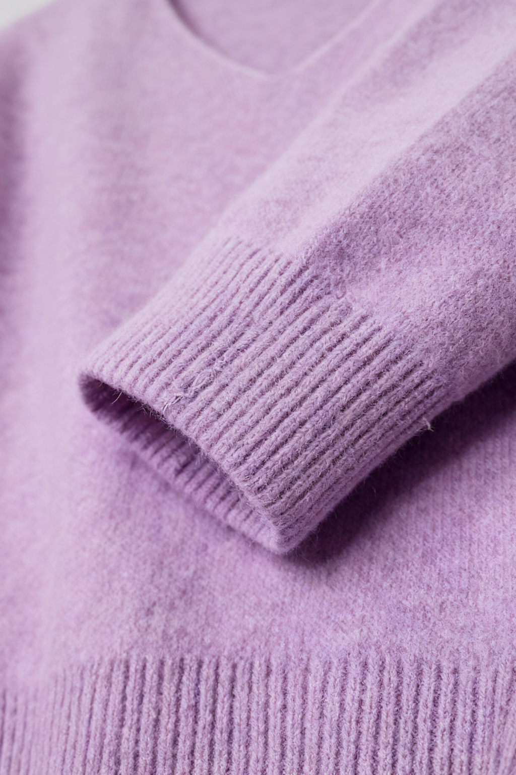 Women's V-Neck Sweater Relaxed Fit Long Sleeve Casual Everyday Wear