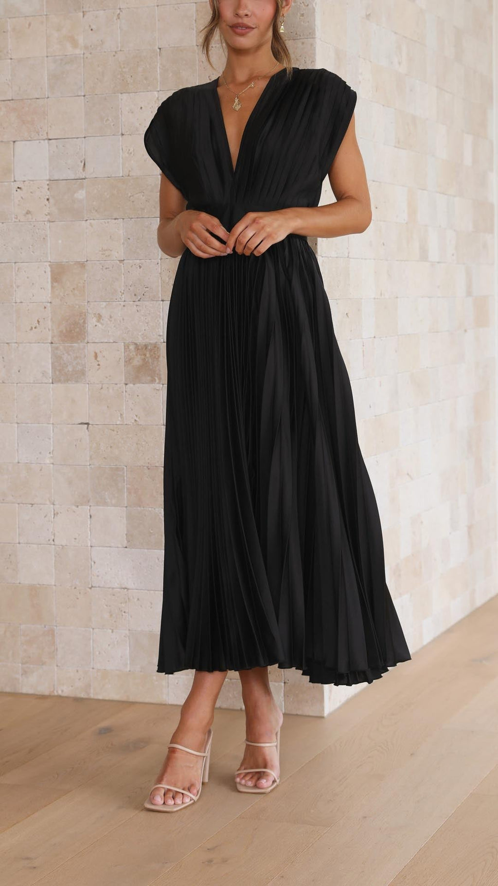 Women's Pleated V-Neck Midi Dress