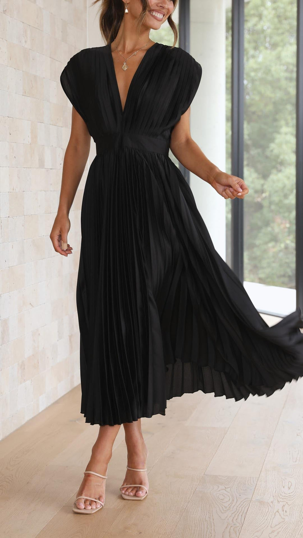 Women's Pleated V-Neck Midi Dress