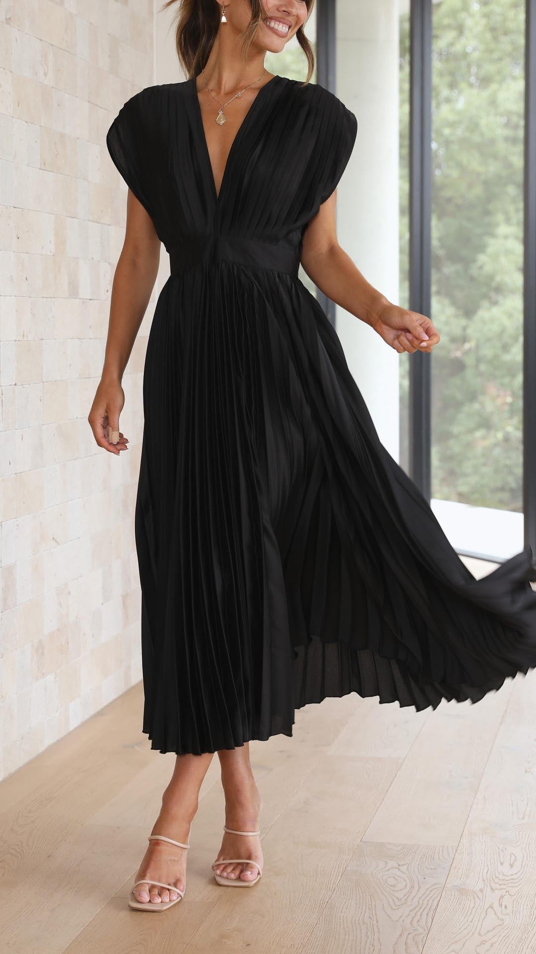 Women's Pleated V-Neck Midi Dress