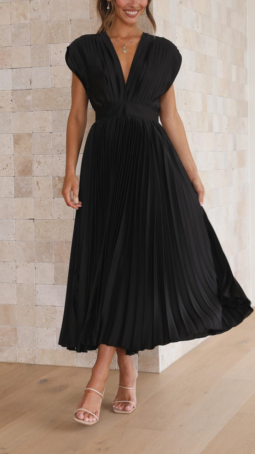 Women's Pleated V-Neck Midi Dress